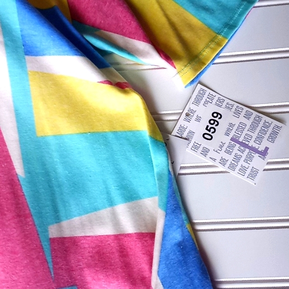 LLR Abstract Printed Perfect T Top-#0599 - Picture 6 of 14